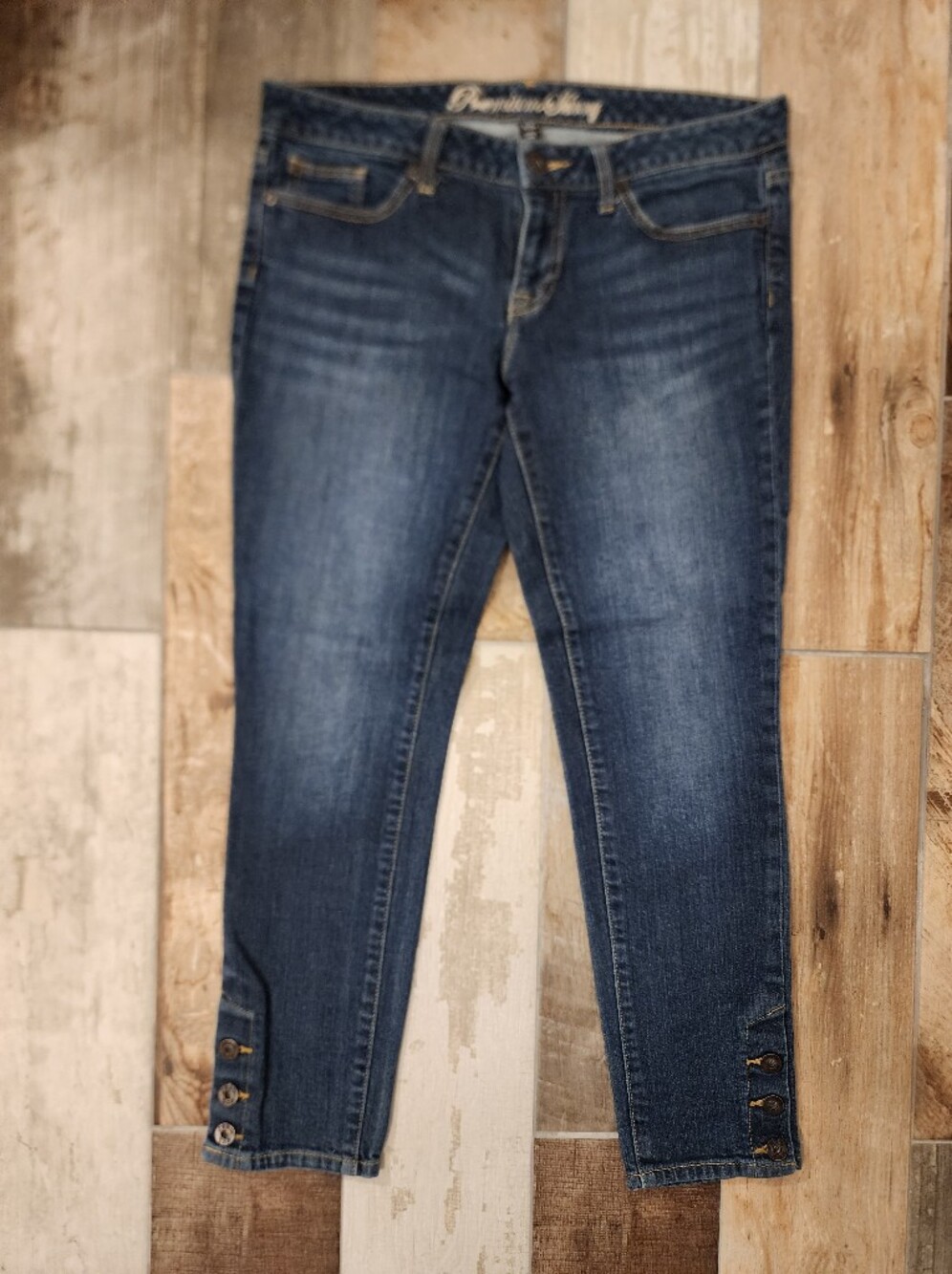 GAP Indigo Skinny Jeans with Ankle Button Accents Size 8 Ankle